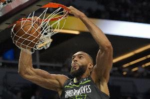 开云首页入口-戈贝尔今天25板&amp;10前场板 森林狼生涯第3次前场板上双 队史最多