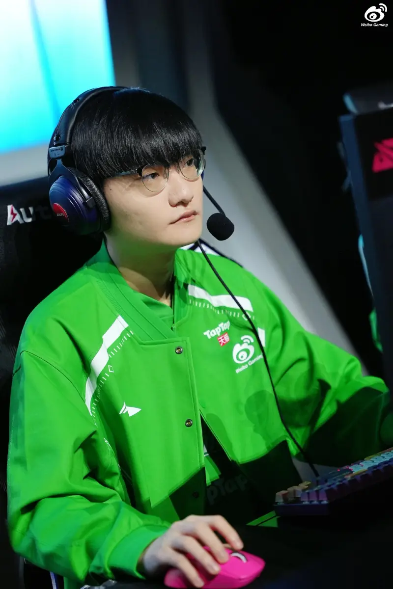 开云平台中国-WBG发布对战TES赛前返图:一鼓作气